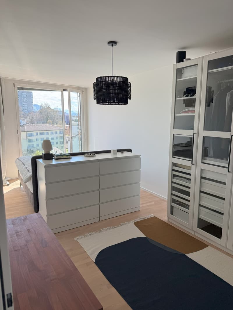 Appartement 3.5 pièces avec loggia et vue sur les montagnes (11)