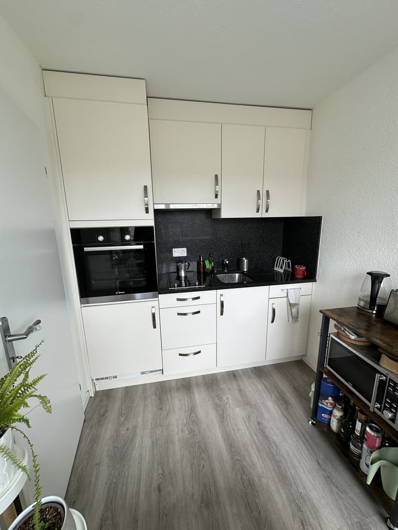 1,5-Zimmer-Wohnung gegenüber dem Bahnhof Oerlikon, 3. Stock (2)