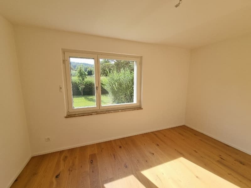 Appartement lumineux 4.5 pièces avec 2 places de garage, salle de loisirs et jardin à Thalwil (6)