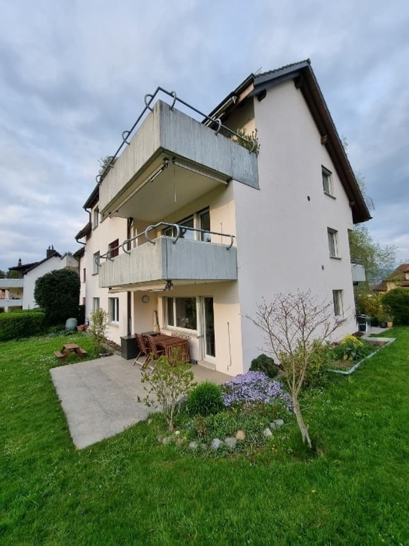 Appartement lumineux 4.5 pièces avec 2 places de garage, salle de loisirs et jardin à Thalwil (8)