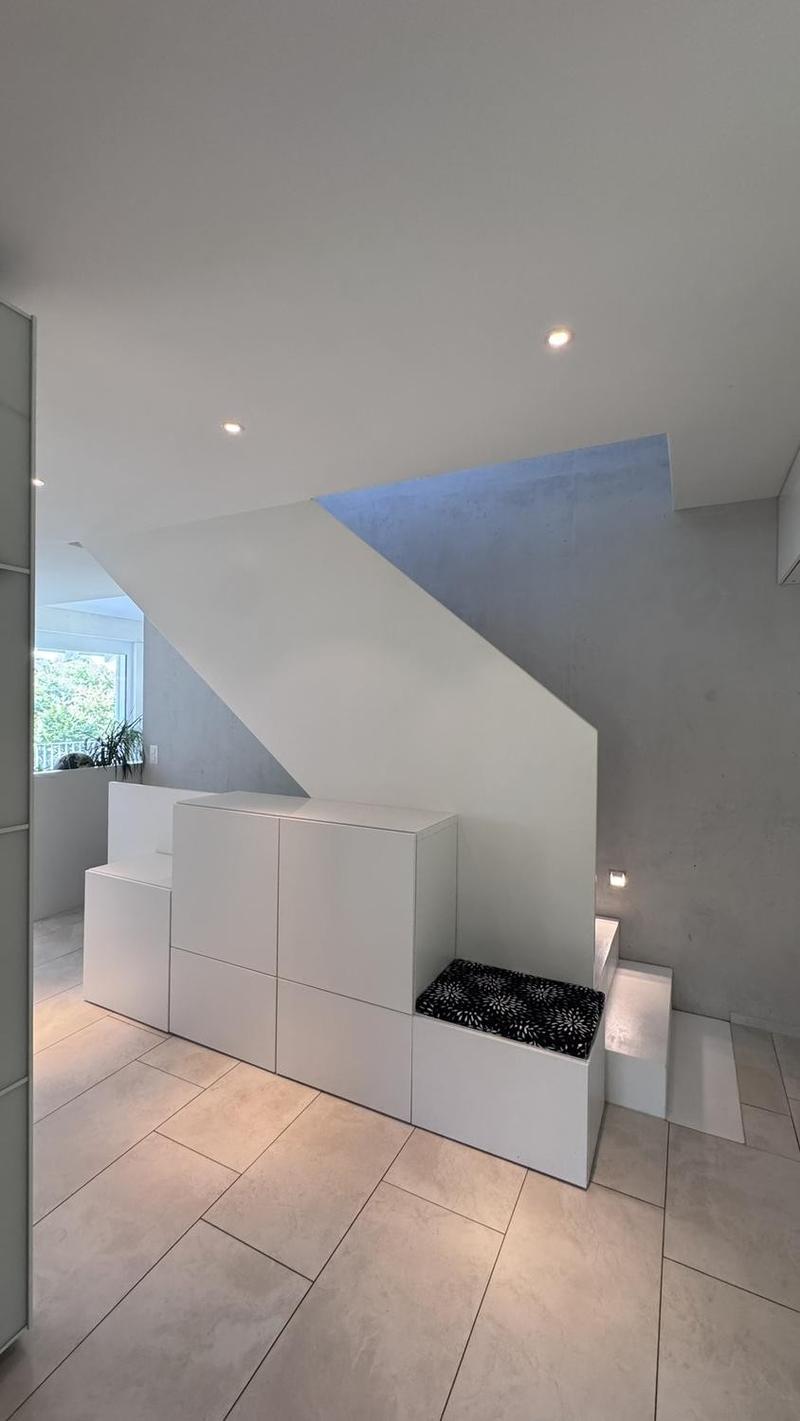 Exklusives möbliertes 8.5-Zimmer Einfamilienhaus mit Garten und Doppelgarage (9)
