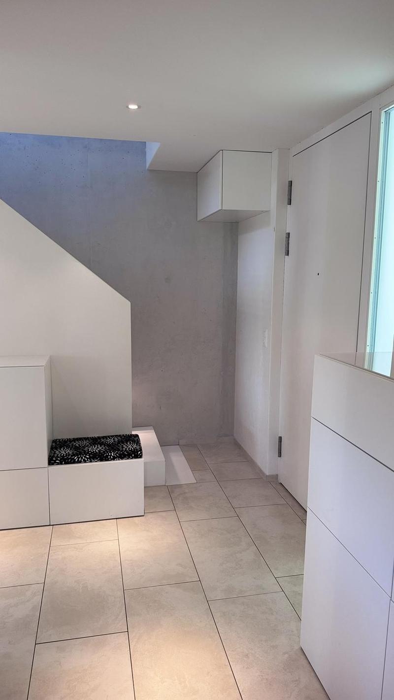 Exklusives möbliertes 8.5-Zimmer Einfamilienhaus mit Garten und Doppelgarage (10)