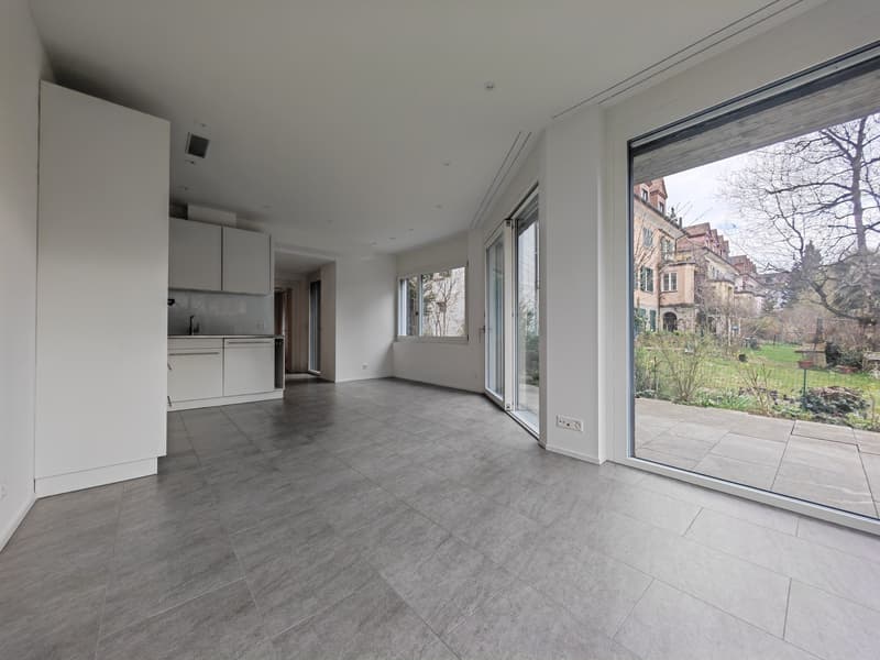Modern 2.5-room apartment with private garden seating (4)