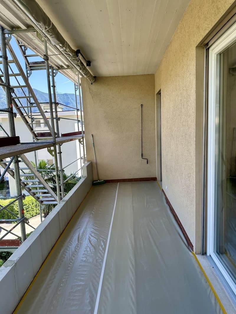 First occupancy after complete renovation  exclusive 2.5-room apartment with glazed winter garden, air conditioning and elevator, only 50 metres from Lake Lugano (13)