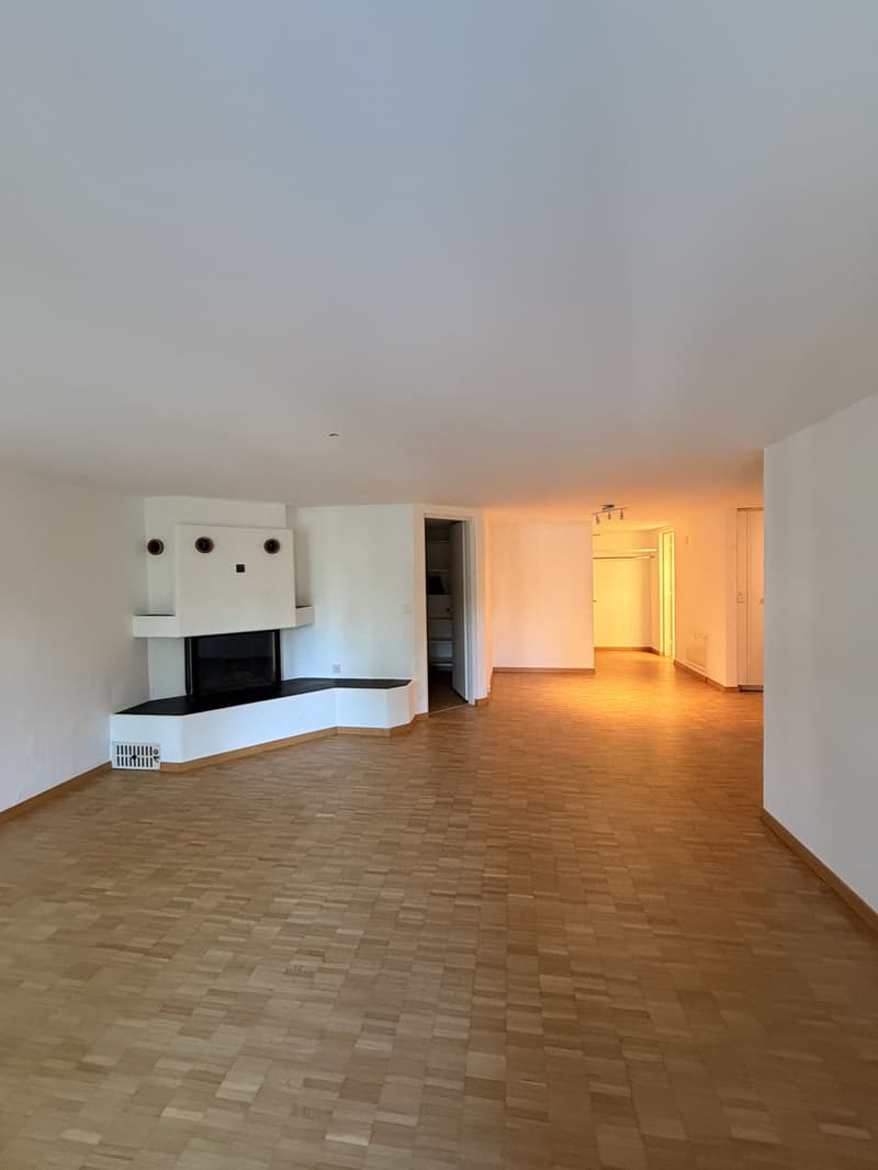 Stylish 2.5-room apartment with old town flair in the heart of Zurich (3)
