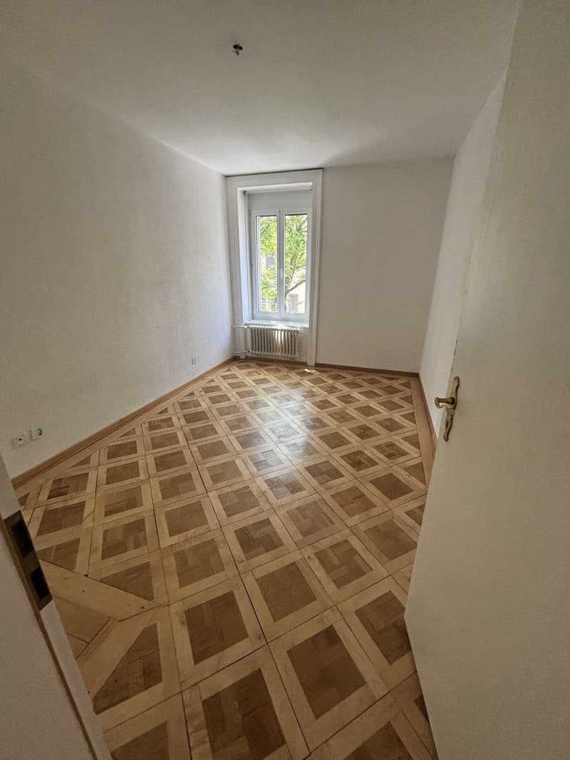 Altbauwohnung mit Balkonen und Lift (8)