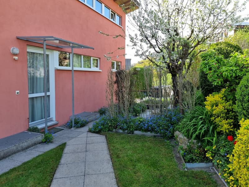 Stylish 3-room apartment in a green area with two garden seats for singles or couples (4)