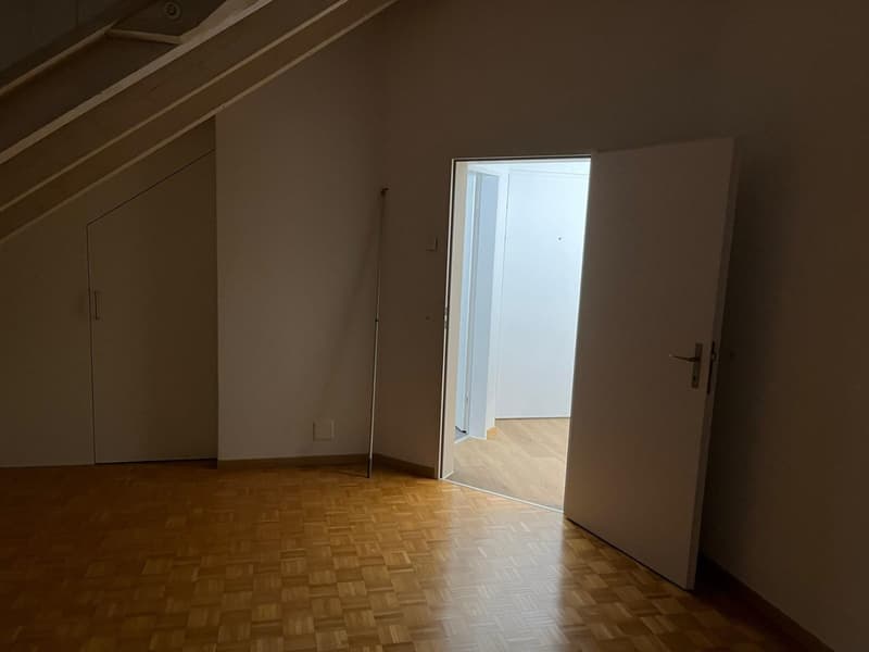 In affitto: Appartamento moderno 2.5 locali con balcone e galleria a Biglen (10)