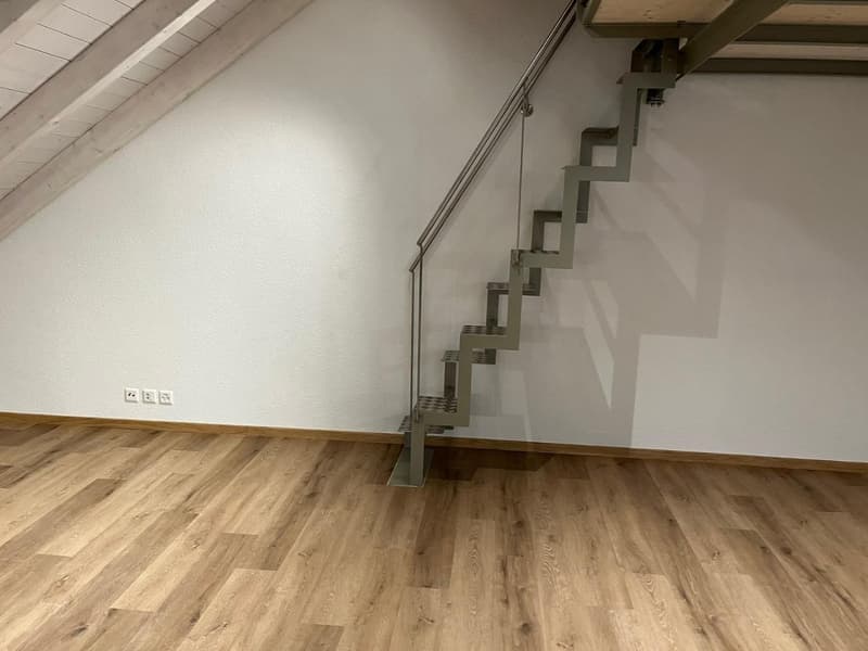 In affitto: Appartamento moderno 2.5 locali con balcone e galleria a Biglen (4)
