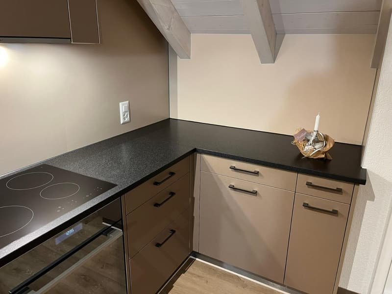 In affitto: Appartamento moderno 2.5 locali con balcone e galleria a Biglen (2)