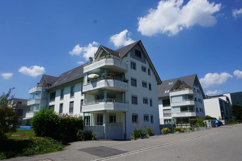 Spacious family apartment with 24 m2 large, partially glazed balcony (11)