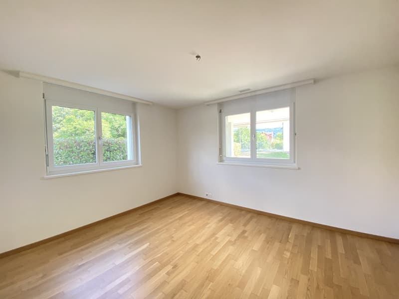 Spacious family apartment with 24 m2 large, partially glazed balcony (5)