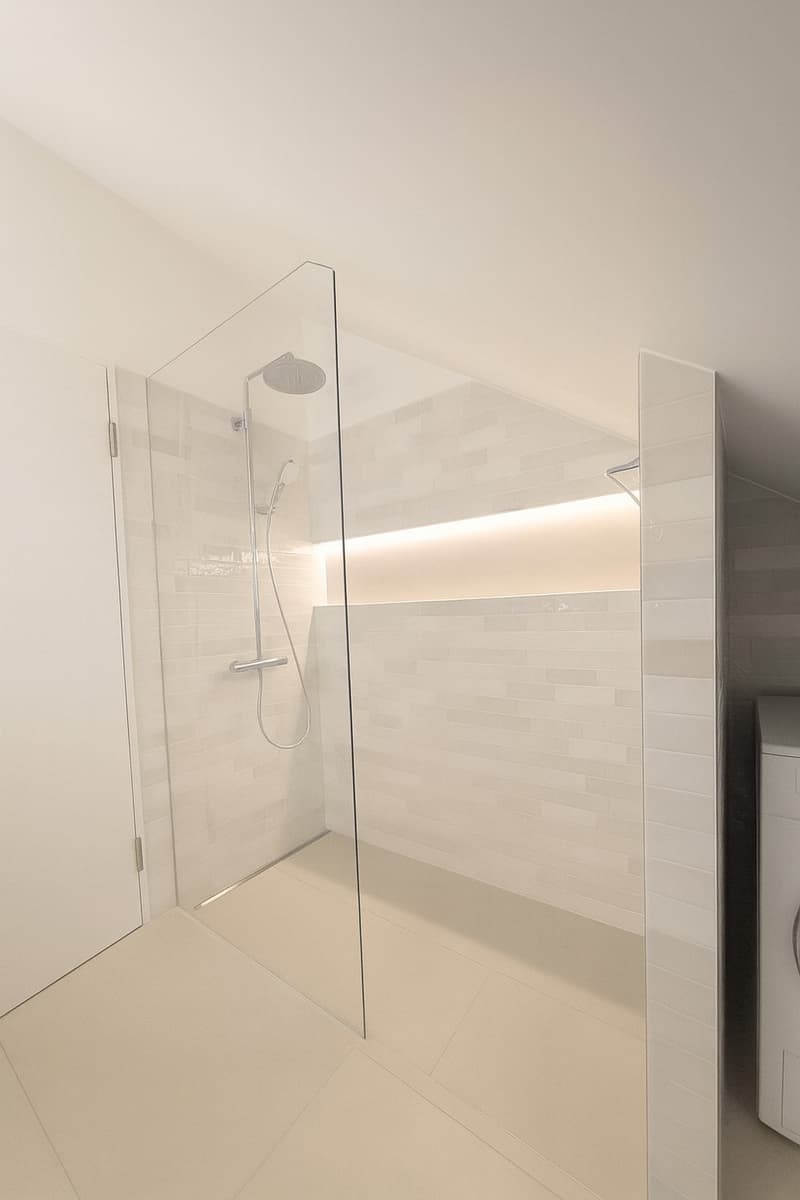 High-quality 3-room terrace apartment in loft style with a view in Rafz (11)