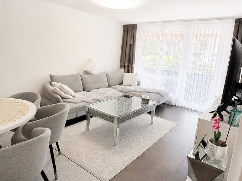 Modern furnished 2.5-room apartment | Balcony | Parking & WLAN included | Available for immediate occupancy (2)