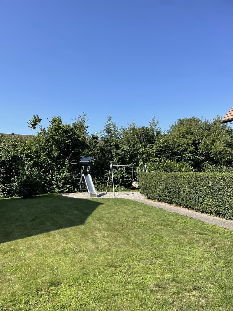 Charming 2.5-room attic apartment in Aeschi - Your new home to feel good (9)