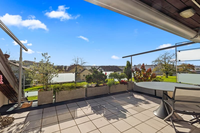 Spacious 6.5-room furnished apartment with balcony, storage, and carport in Hägendorf (10)