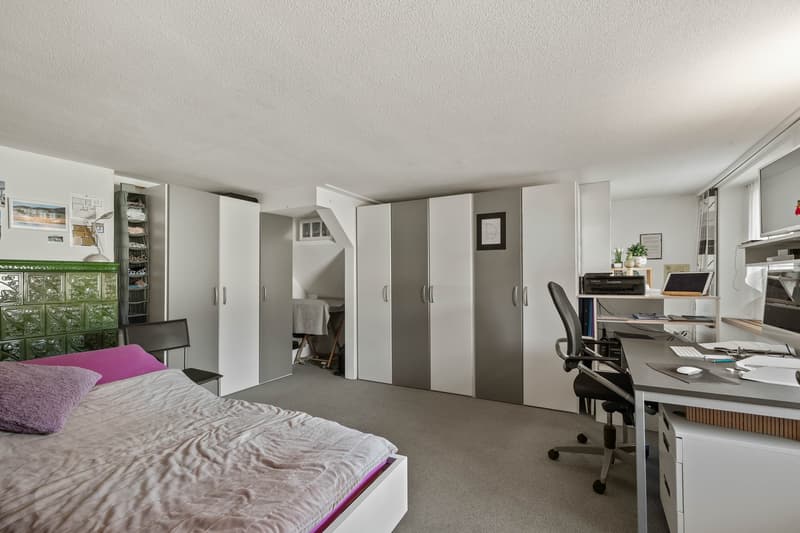Spacious 6.5-room furnished apartment with balcony, storage, and carport in Hägendorf (7)