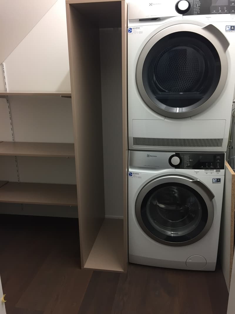 Moderne 4.5-Zimmer-Dachwohnung | 5 m Raumhöhe |Galerie | Blick zur Lägern (13)