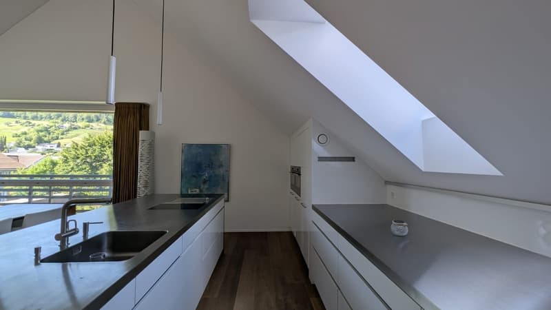Moderne 4.5-Zimmer-Dachwohnung | 5 m Raumhöhe |Galerie | Blick zur Lägern (3)