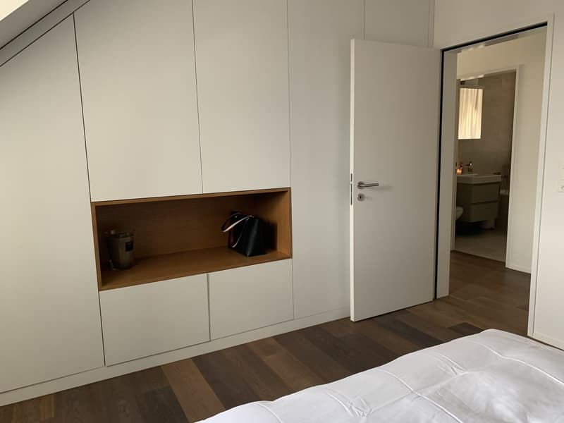 Moderne 4.5-Zimmer-Dachwohnung | 5 m Raumhöhe |Galerie | Blick zur Lägern (8)
