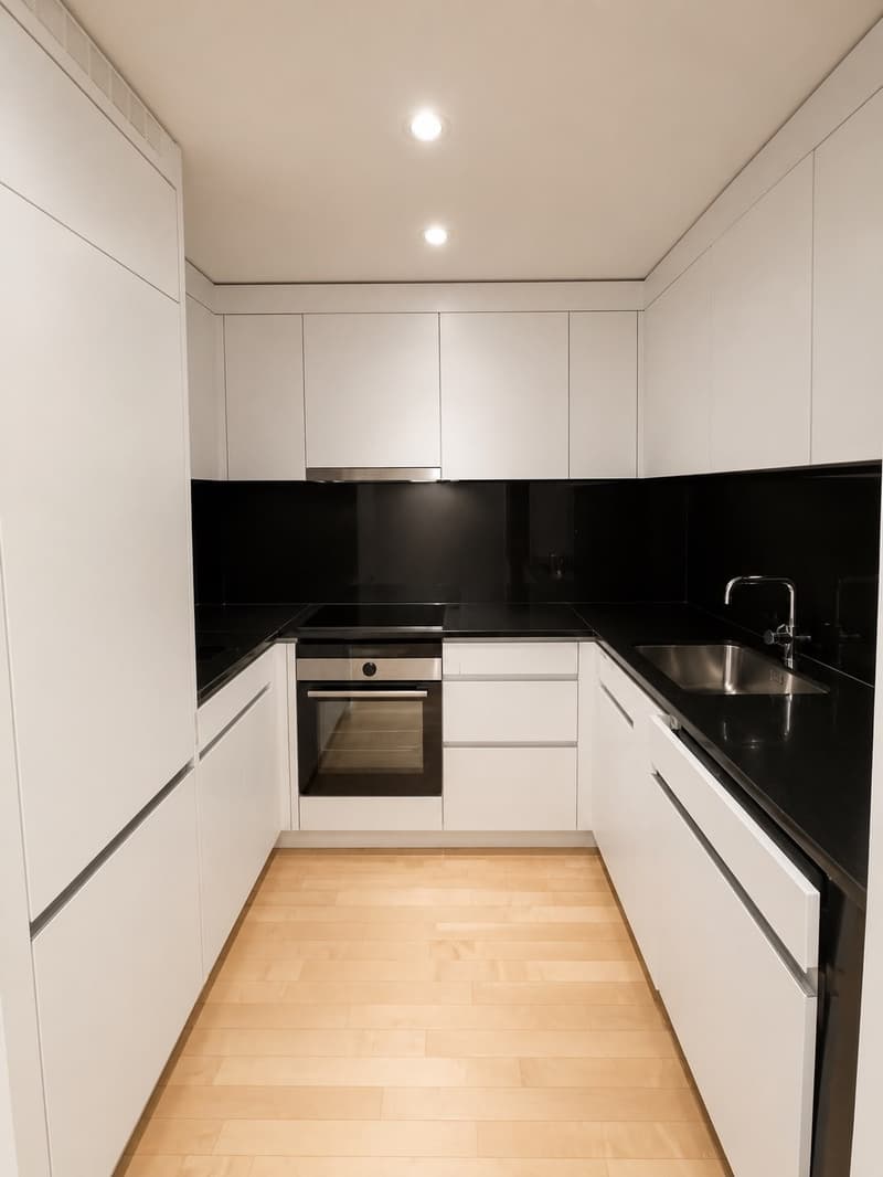 Unique Attic Duplex with Fireplace, Private Rooftop Terrace & River Views (Fully Furnished / Free Furniture!) (4)