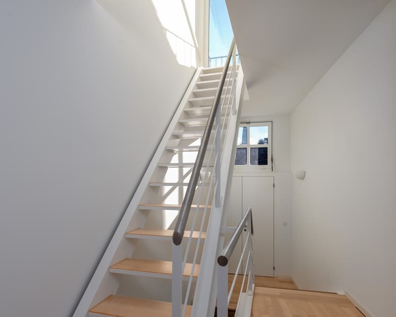 Unique Attic Duplex with Fireplace, Private Rooftop Terrace & River Views (Fully Furnished / Free Furniture!) (9)