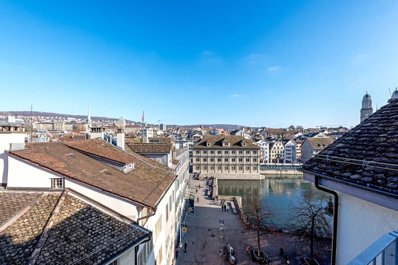 Unique Attic Duplex with Fireplace, Private Rooftop Terrace & River Views (Fully Furnished / Free Furniture!) (10)