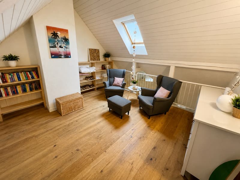 Charmante Maisonnette Appartement (118m2) avec Cheminée et deux Balcons (8)