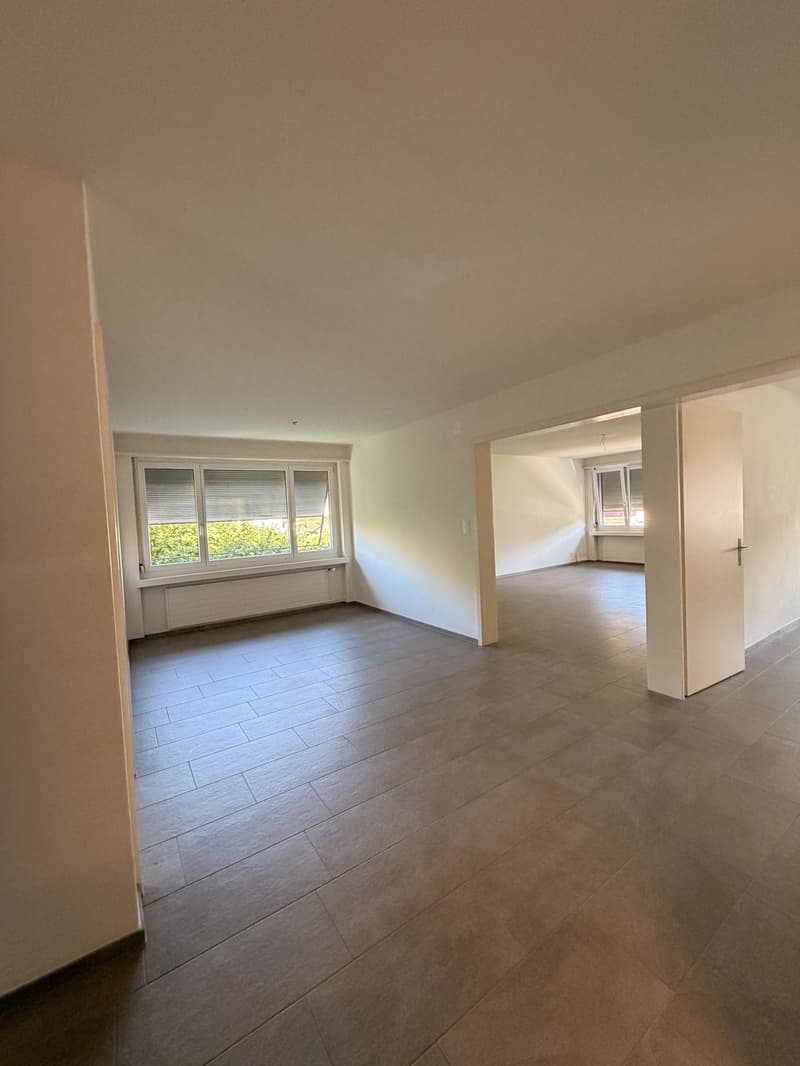 Spacious living in a quiet location, freshly renovated 3.5-room apartment in Zürich-Altstetten (4)