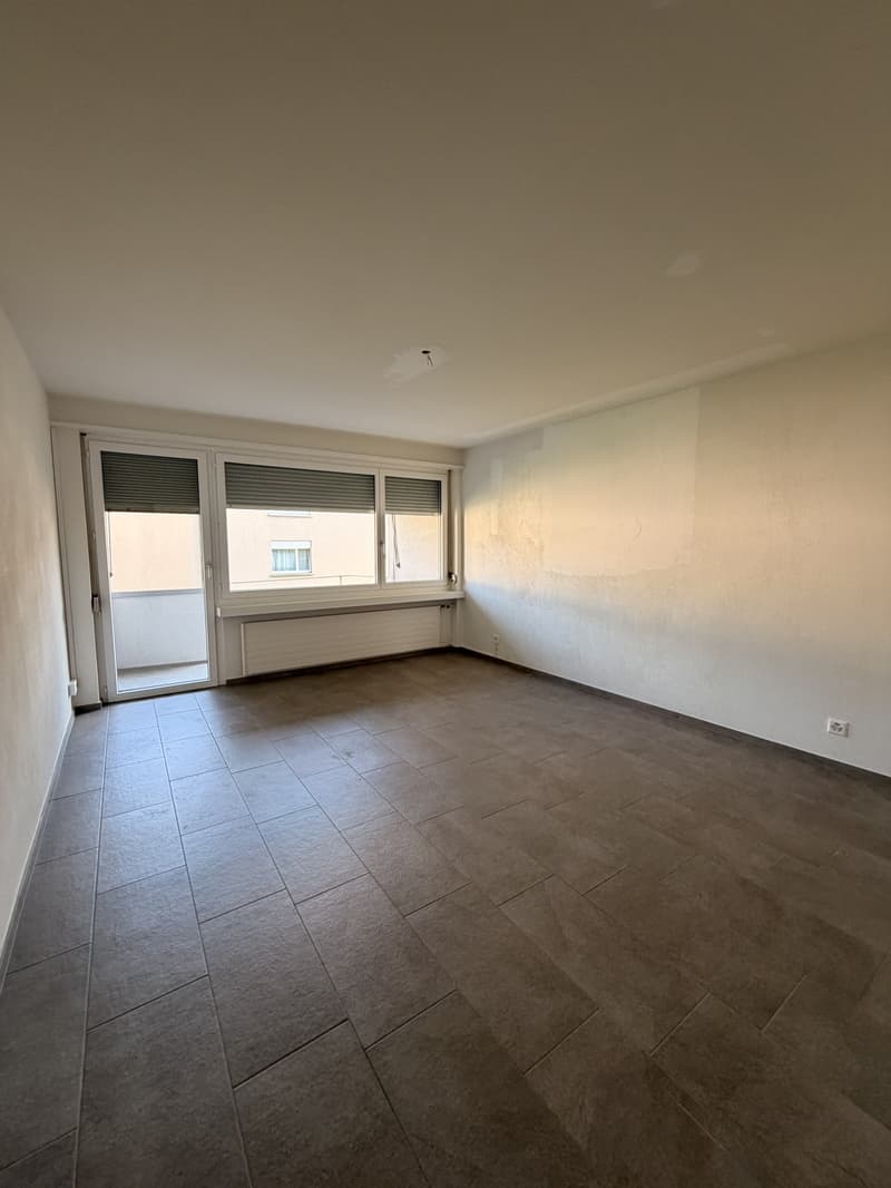 Spacious living in a quiet location, freshly renovated 3.5-room apartment in Zürich-Altstetten (7)