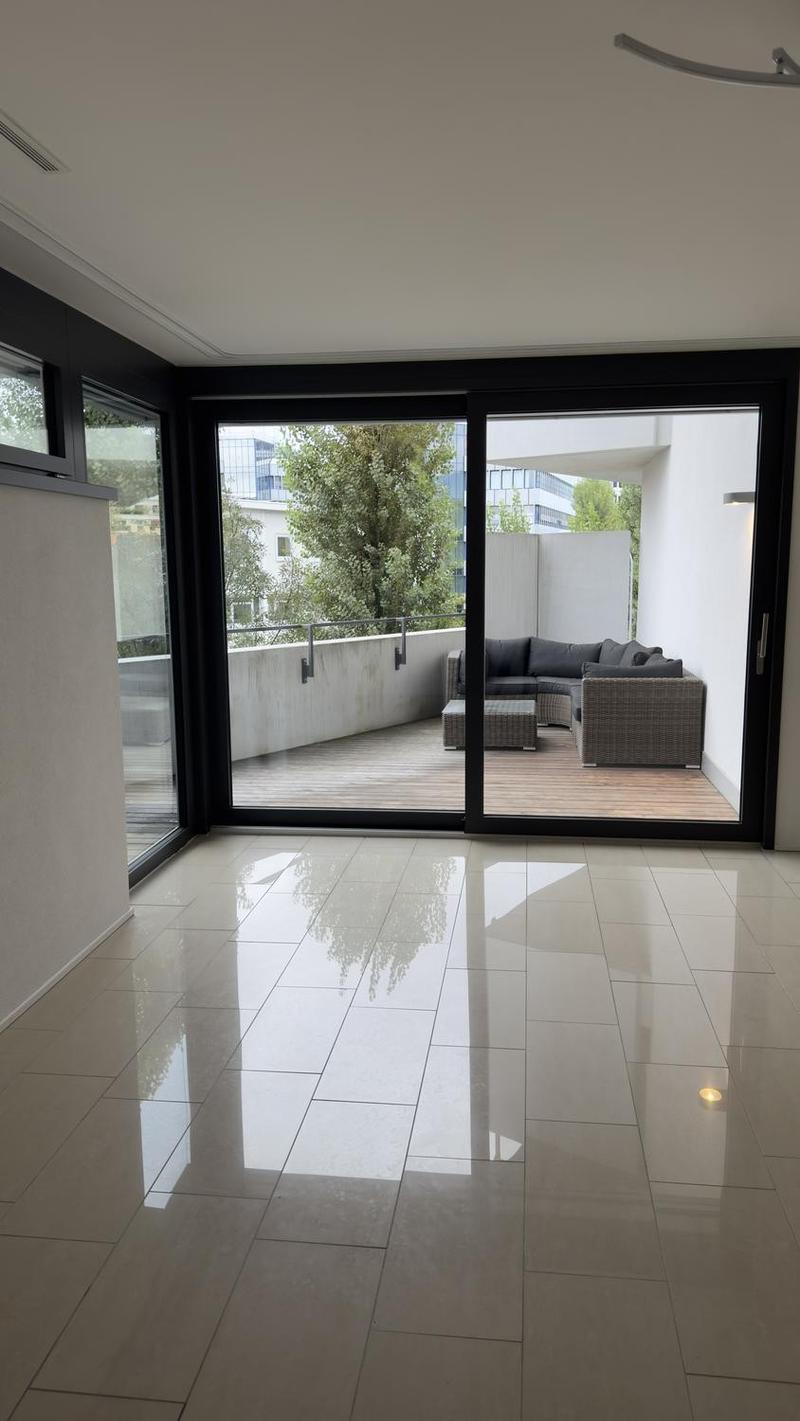 Grosszügige 2,5-Zimmer-Wohnung im Hard Turm Park (1)