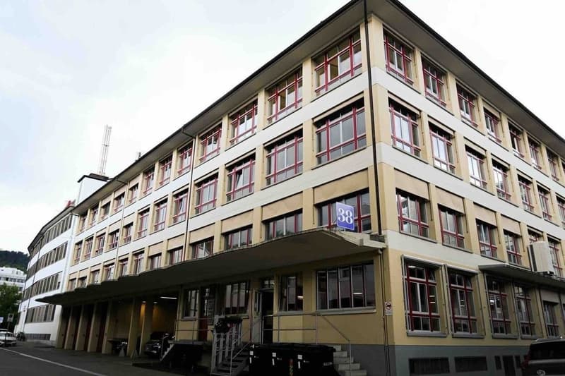 Spazio di ufficio arredato in Loft38 Zurigo-Binz (2)