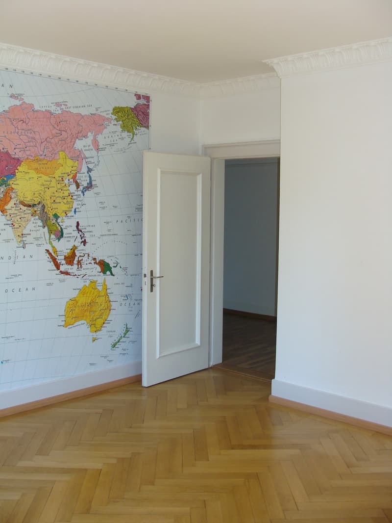 Grosszügige Altbauwohnung in Privatliegenschaft mit Charme (3)
