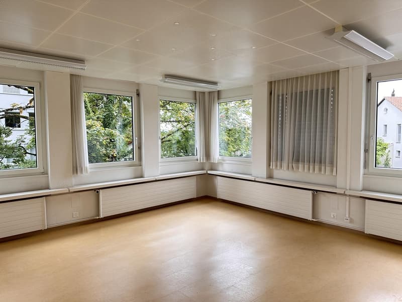 Büro-/Gewerberäume unterschiedlicher Grösse an guter Lage in Zumikon (4)