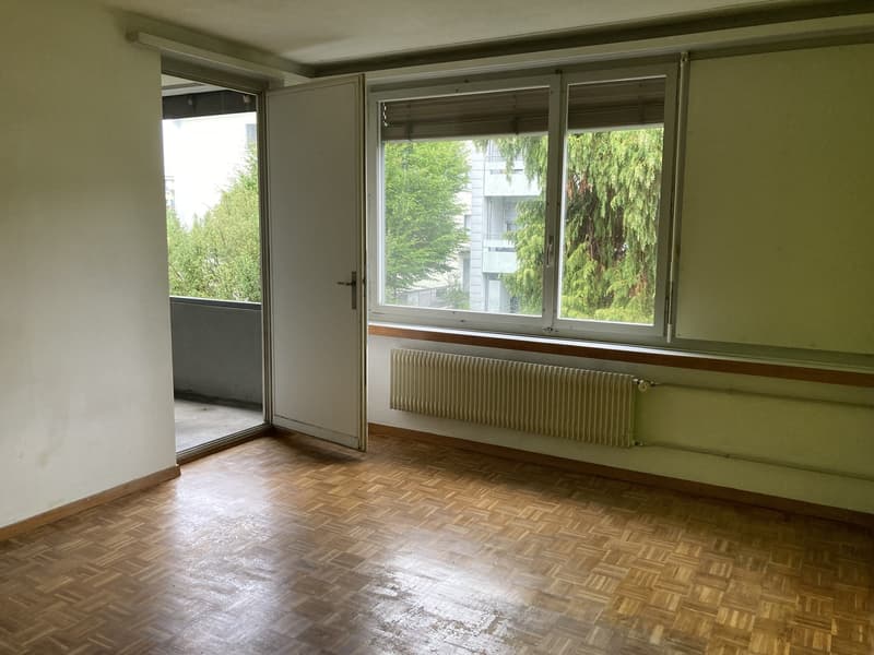 Appartamento al primo piano, 3 1/2 locali edificio storico, vicino alla stazione di Thun ristrutturato di recente. (2)