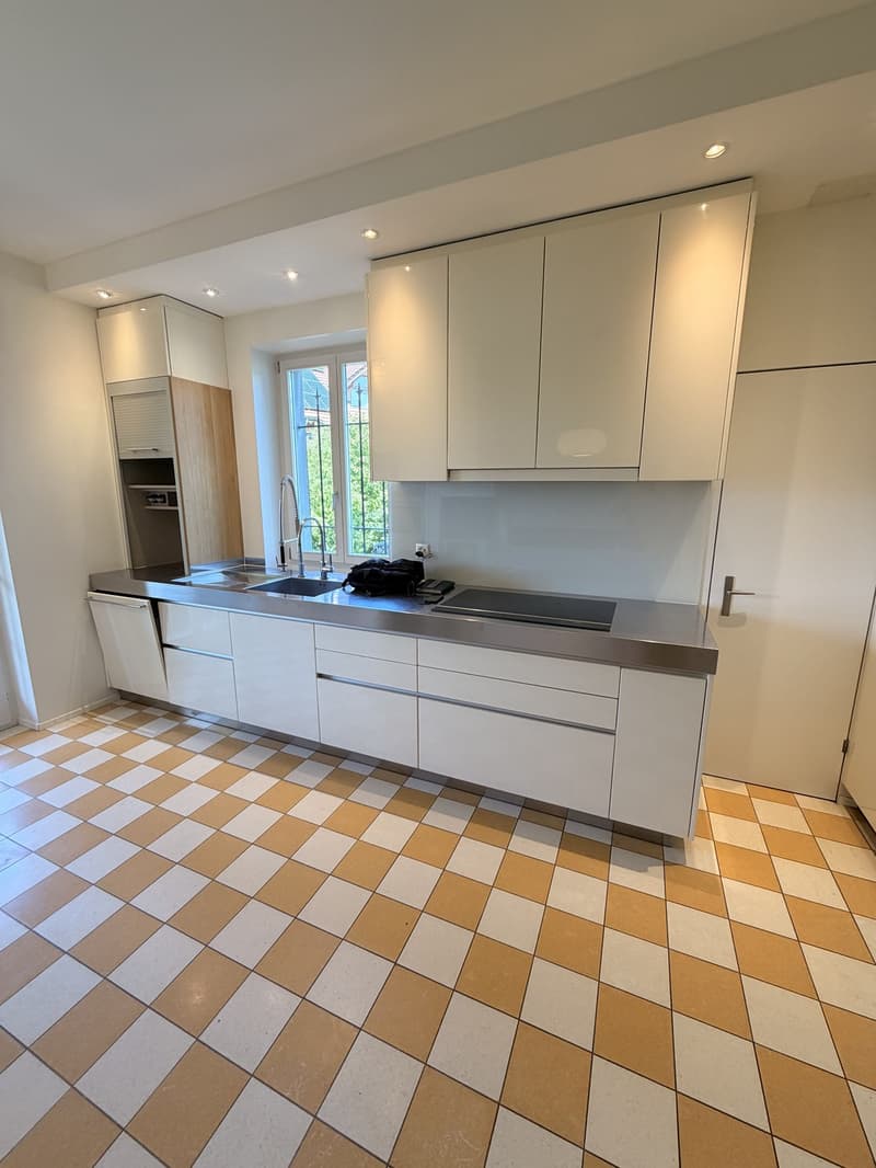 Room in a shared Villa (4)
