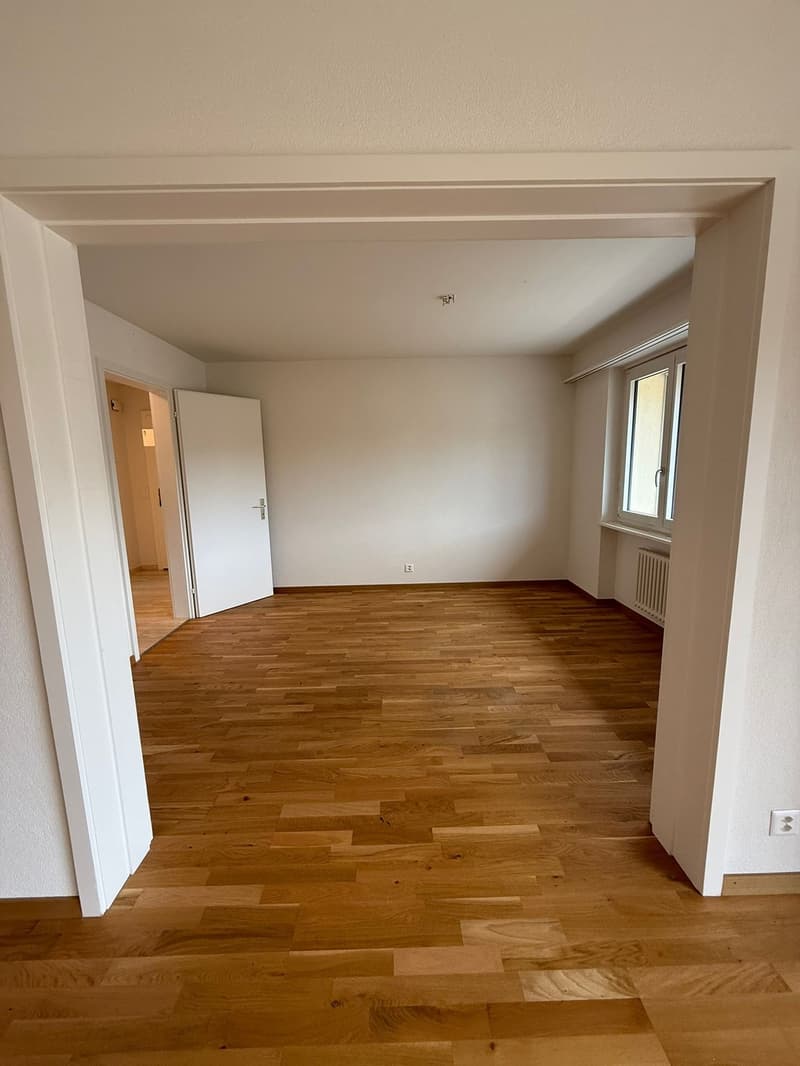 Ruhige, renovierte 3.5ZimmerWohnung mit Balkon im Grünen von Therwil (2)