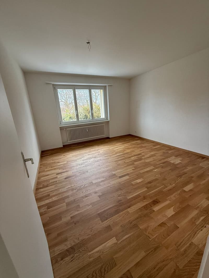 Ruhige, renovierte 3.5ZimmerWohnung mit Balkon im Grünen von Therwil (4)