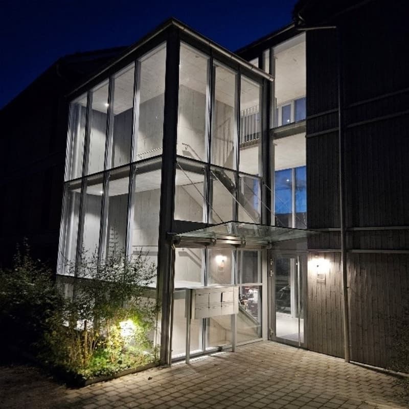 Eingang bei nacht