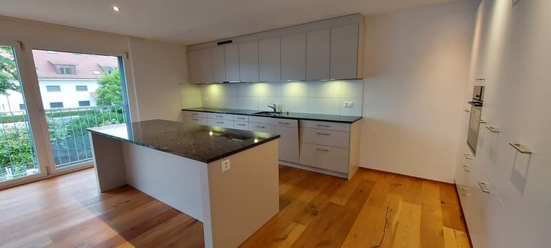 Schöne, moderne Parterrewohnung mit Sitzplatz und Umschwung (6)