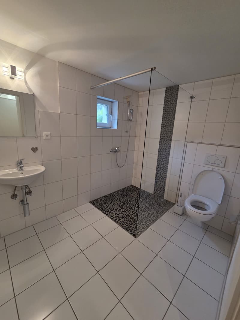 Bad 2 mit WC + Dusche