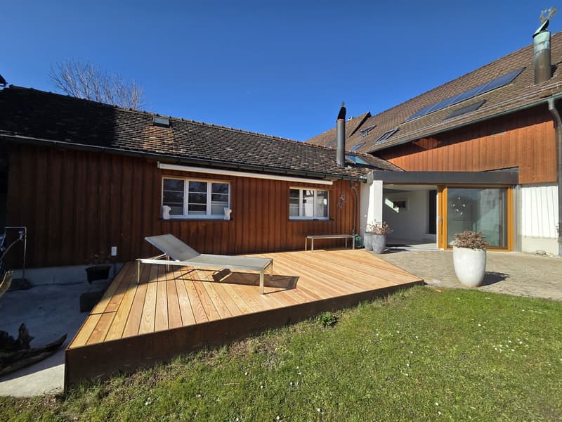 Holzterase mit Sonnenstore