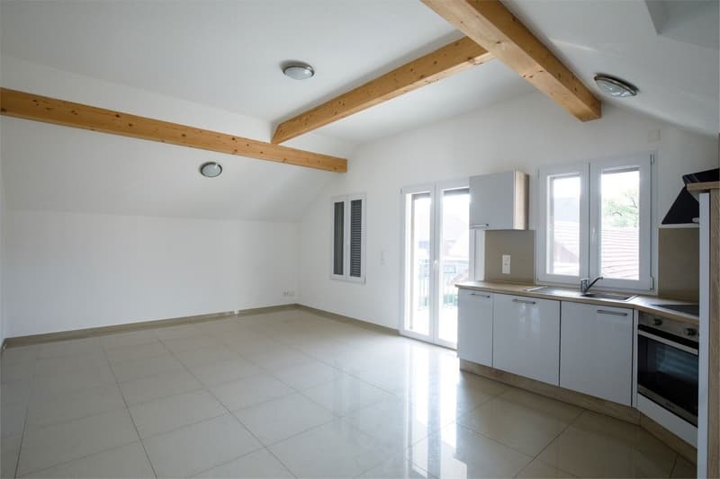 Helle & moderne 4.5-Zimmer-Dachwohnung mit Balkon in Thörigen (2)