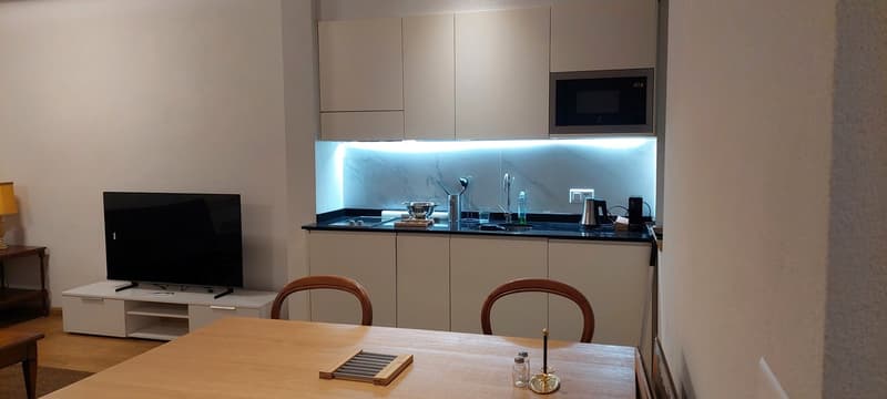 Montreux centre : Espace de 90m² avec balcon (9m²), ascenseur  Bureau ou Appartement (2)