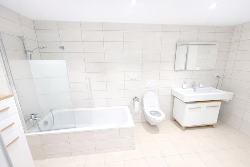 Schönes 5 Zimmer Reihenhaus mit Garten und Innenparkplatz (7)