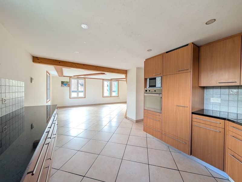 5.5-Zi-Maisonette Attika (127m²) im Zentrum: 2 min zu Bahnhof/Migros, 30min SG, 40min Zürich, mit Garten & Bergsicht (1)