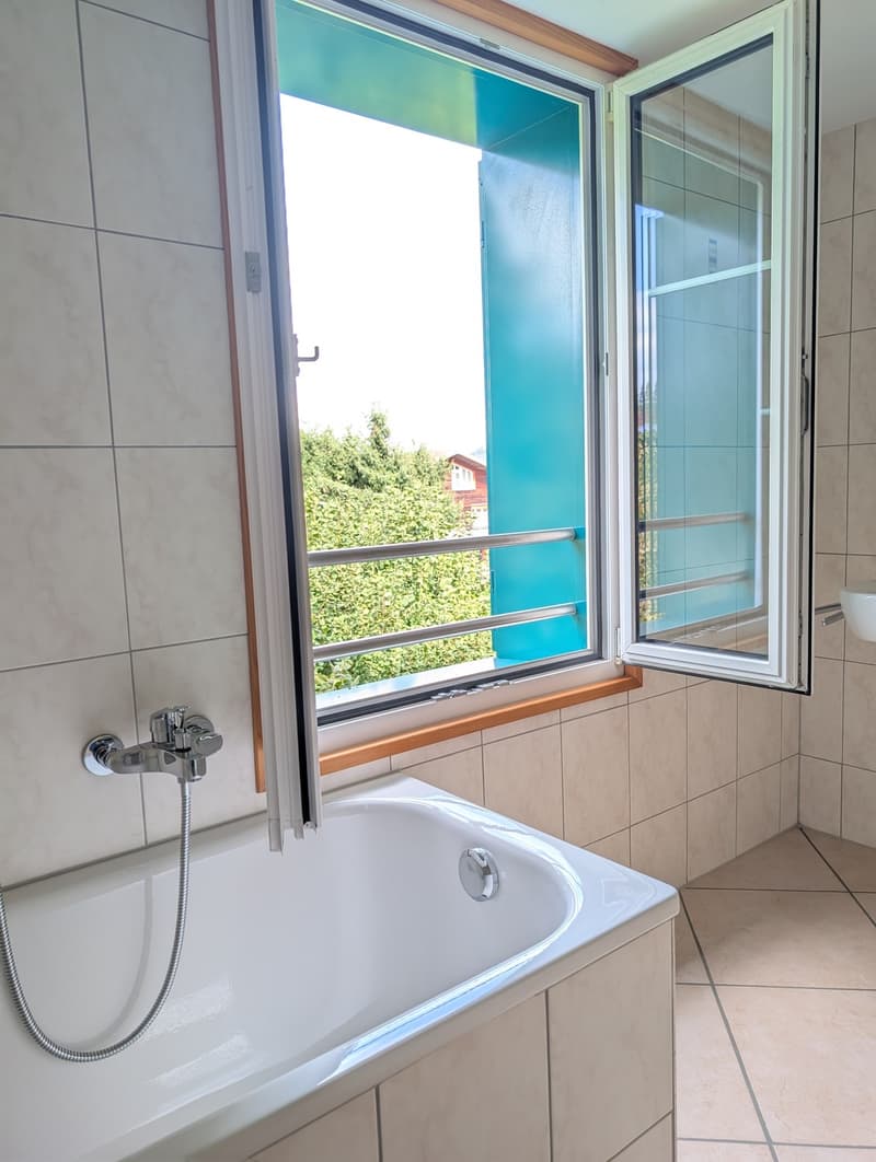 5.5-Zi-Maisonette Attika (127m²) im Zentrum: 2 min zu Bahnhof/Migros, 30min SG, 40min Zürich, mit Garten & Bergsicht (13)