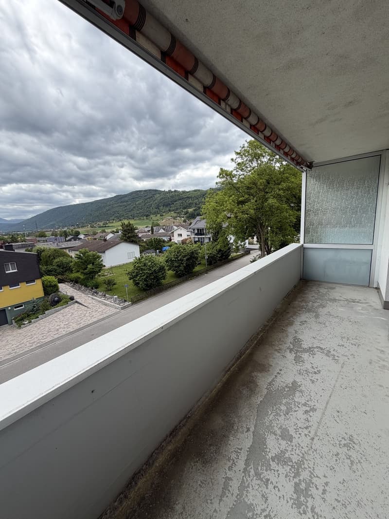 Sanierte Küche und schöner Ausblick Grosszügige 3-Zimmerwohnung im 2. Obergeschoss (6)