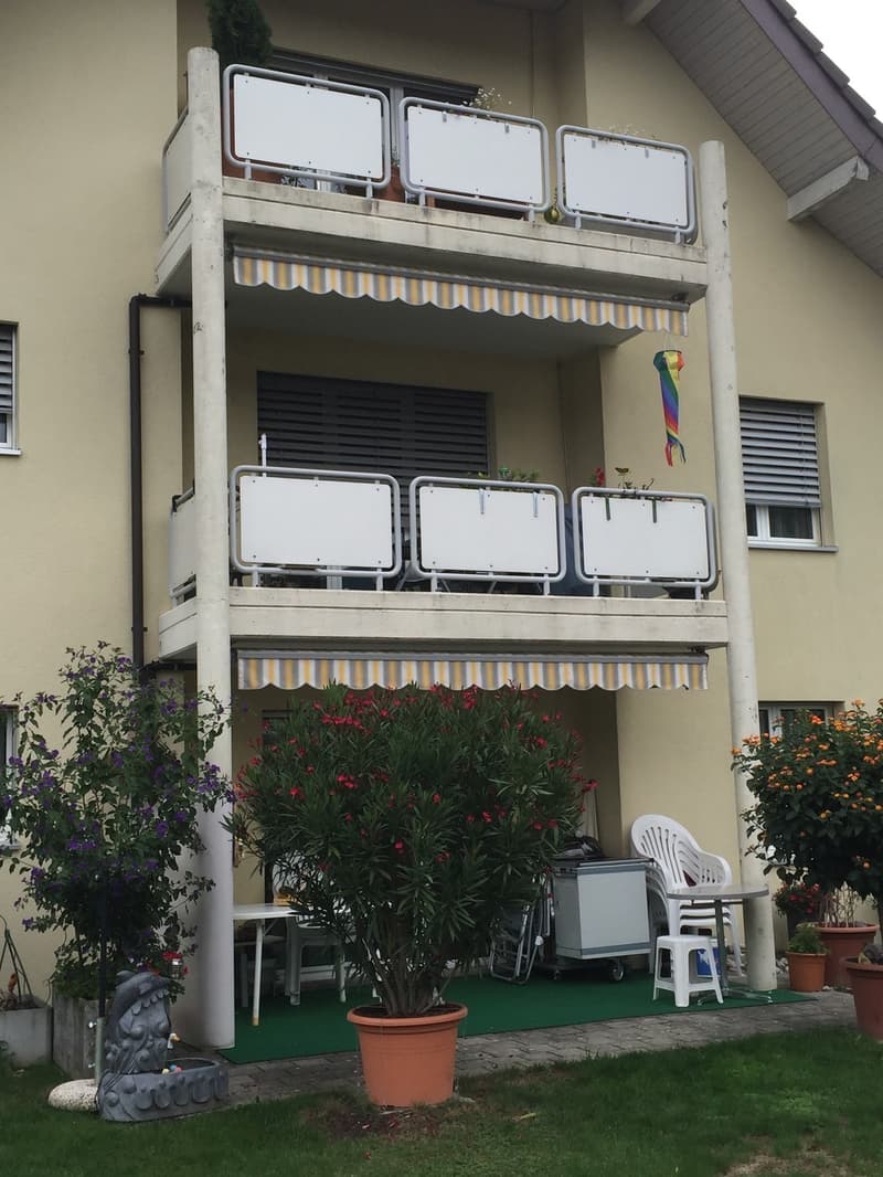 Schöne 3.5-Zimmerwohnung im 2. Obergeschoss an ruhiger Lage (1)
