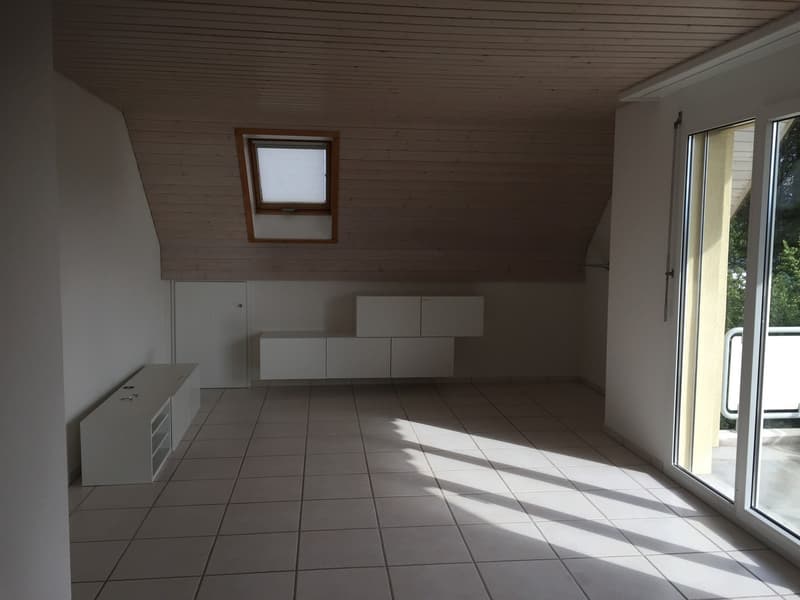 Schöne 3.5-Zimmerwohnung im 2. Obergeschoss an ruhiger Lage (3)